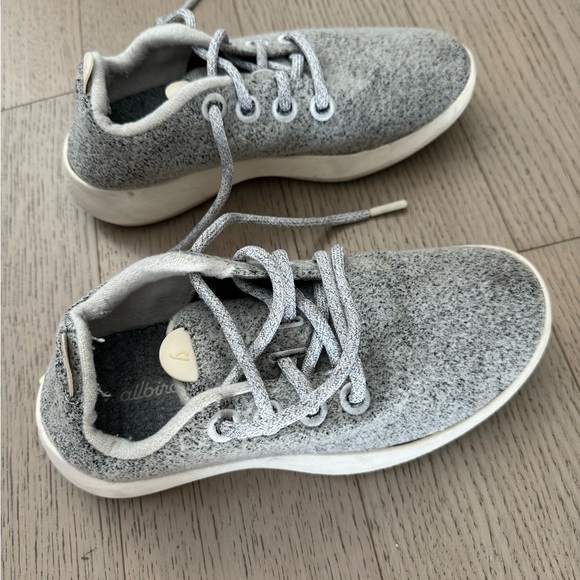 Allbirds Wool Runners Mizzles in Light Grey - Picture 5 of 7